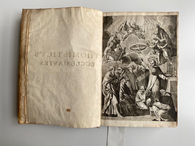 foto di libro con illustrazione sacra Ecclesiaste tomista